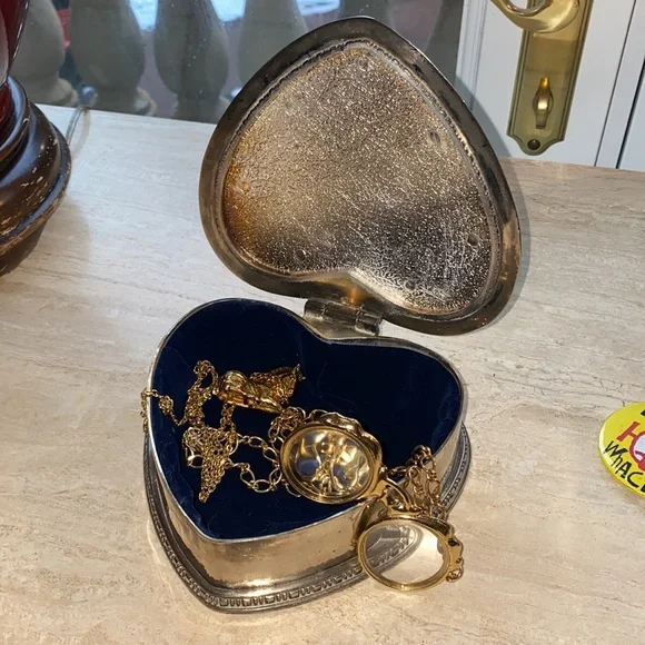 Vintage Jewelry Box Chrome Heart Velvet Inside Extra Large Substantial 80’s - Picture 1 of 6